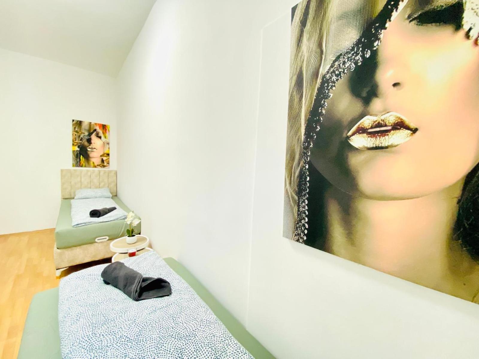 Bright 5Br Shared Apartment W Great Transport Link Wina Bagian luar foto